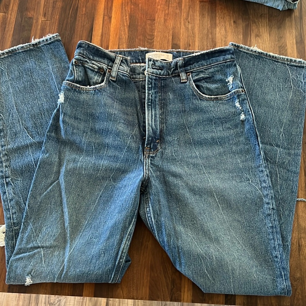 Abercrombie Jeans.